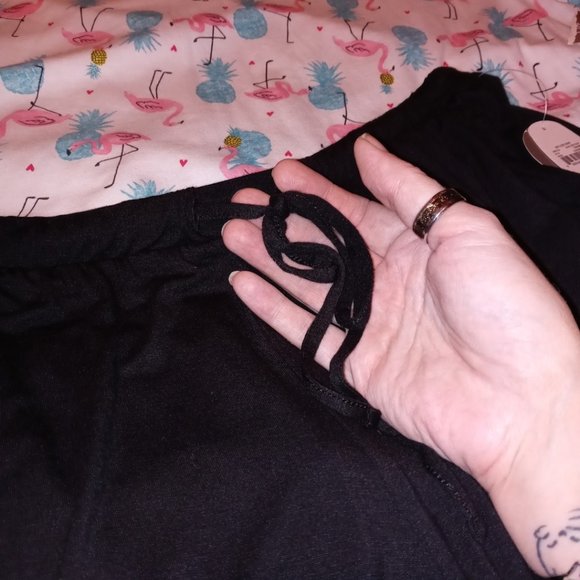 Lounge wear - Picture 2 of 4